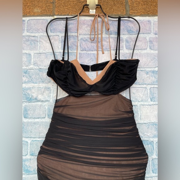 House of CB Tibi Black Cutout Ruched Midi
Dress large - Picture 6 of 16